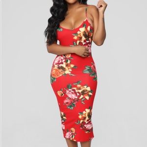 Fashion nova midi dress in red floral Medium